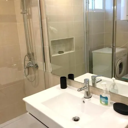 Apartment With 2 Bedrooms In Portimao, With Furnished Terrace And Wifi - 100 ... *